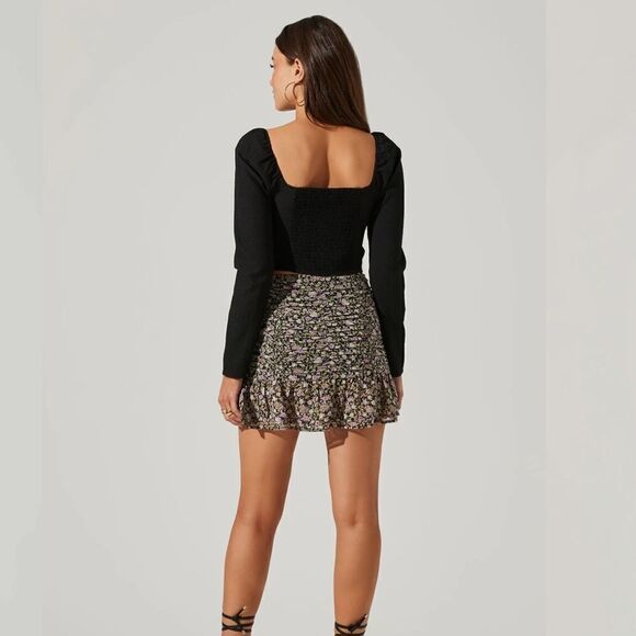 ASTR NWT Long Sleeve Sweetheart Neck Crop Top in black size XS - Picture 4 of 7